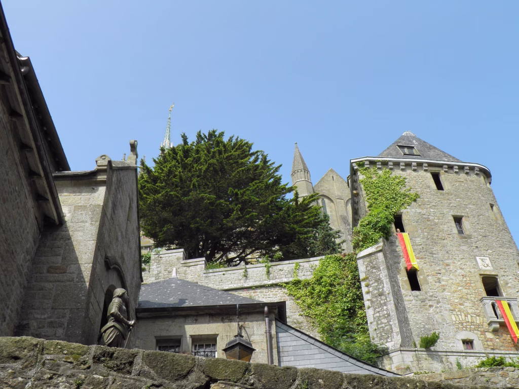 L’abbaye du Mont-Saint-Michel et sa baie