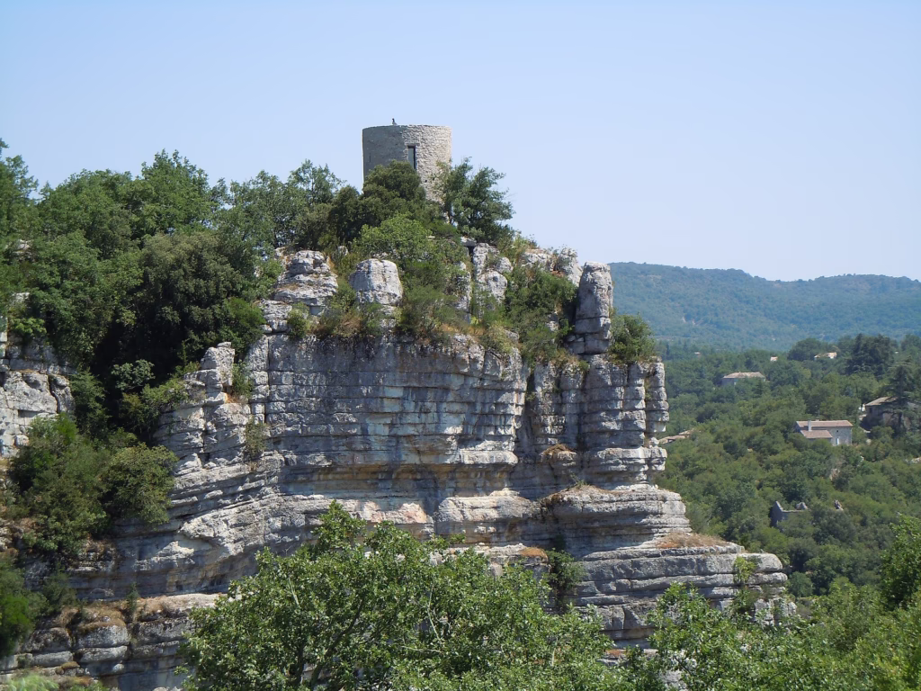 La tour de la Reine Jeanne à Balazuc