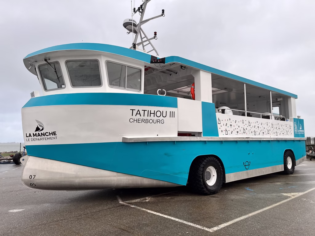 Le véhicule amphibie qui dessert l’île Tatihou