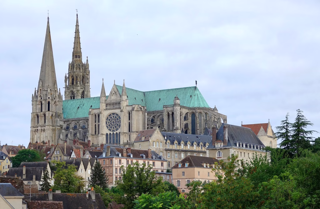 La cathédrale Notre-Dame de Chartres et ses deux flèches