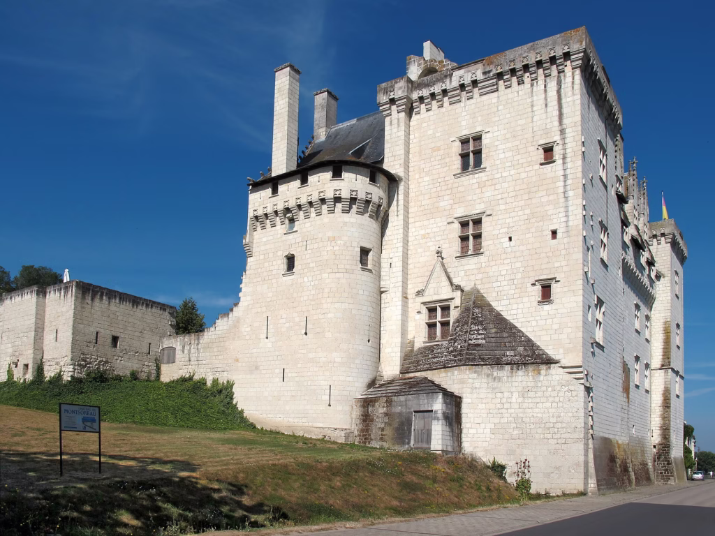Le château Renaissance de Montsoreau au bord de la Loire