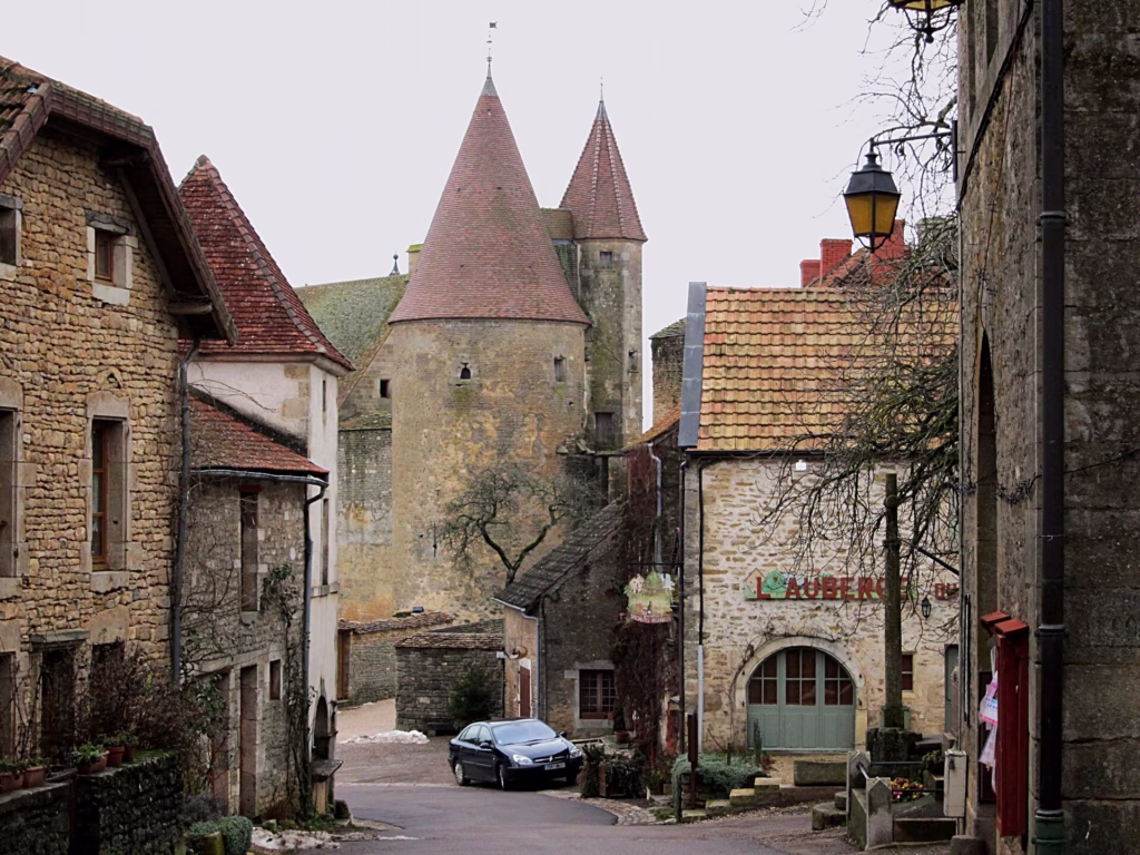 Le village médiéval de Châteauneuf-en-Auxois
