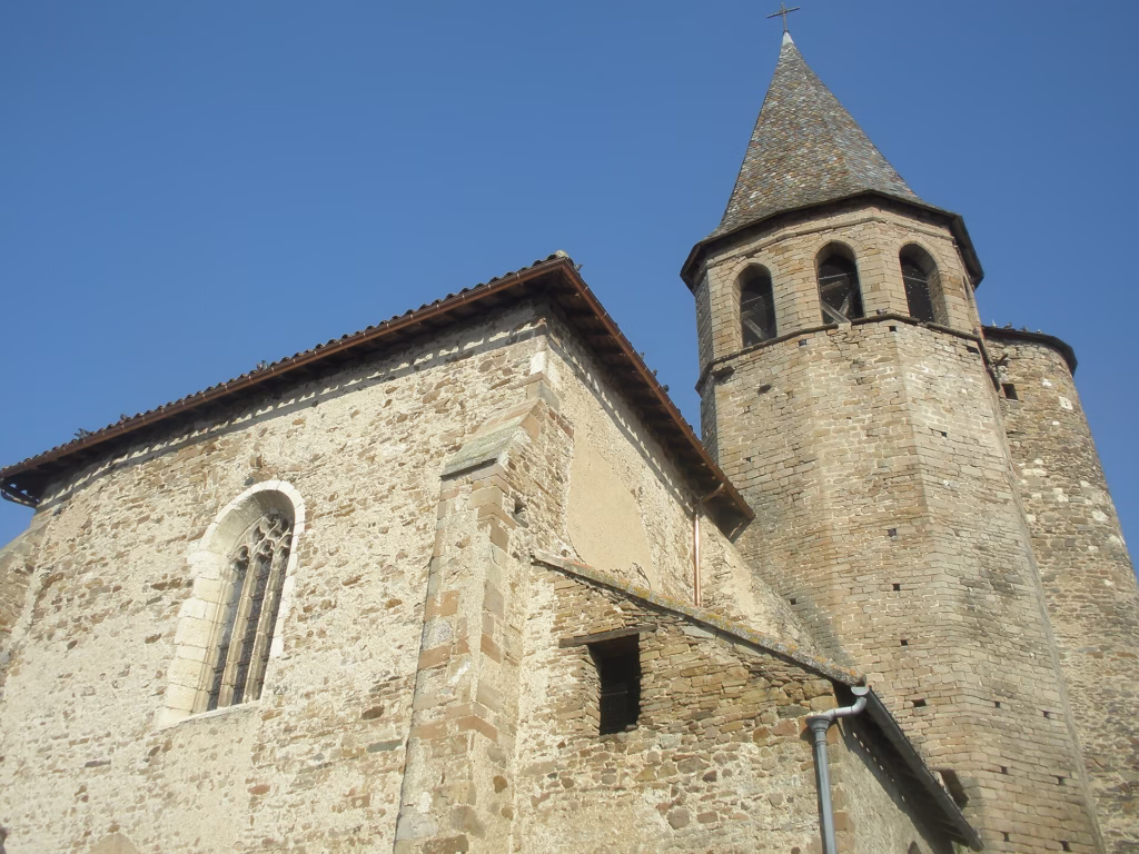 Le clocher de l’église Saint-Pierre de Monestiés