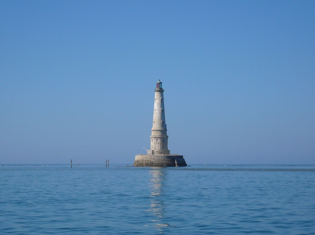 Le phare de Cordouan à marée montante