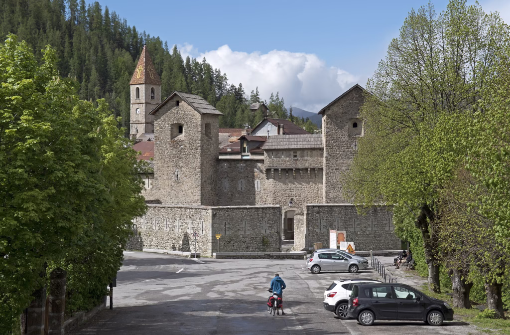 Les remparts et l'enceinte fortifiée de Colmars
