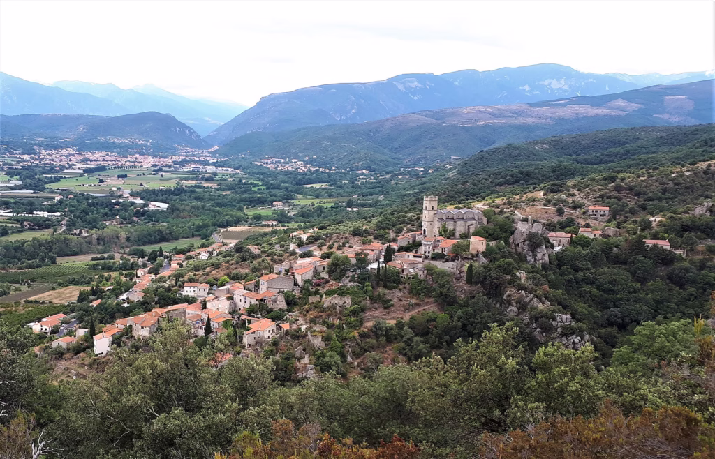 Eus et la vallée de la Têt, au pied du Canigou