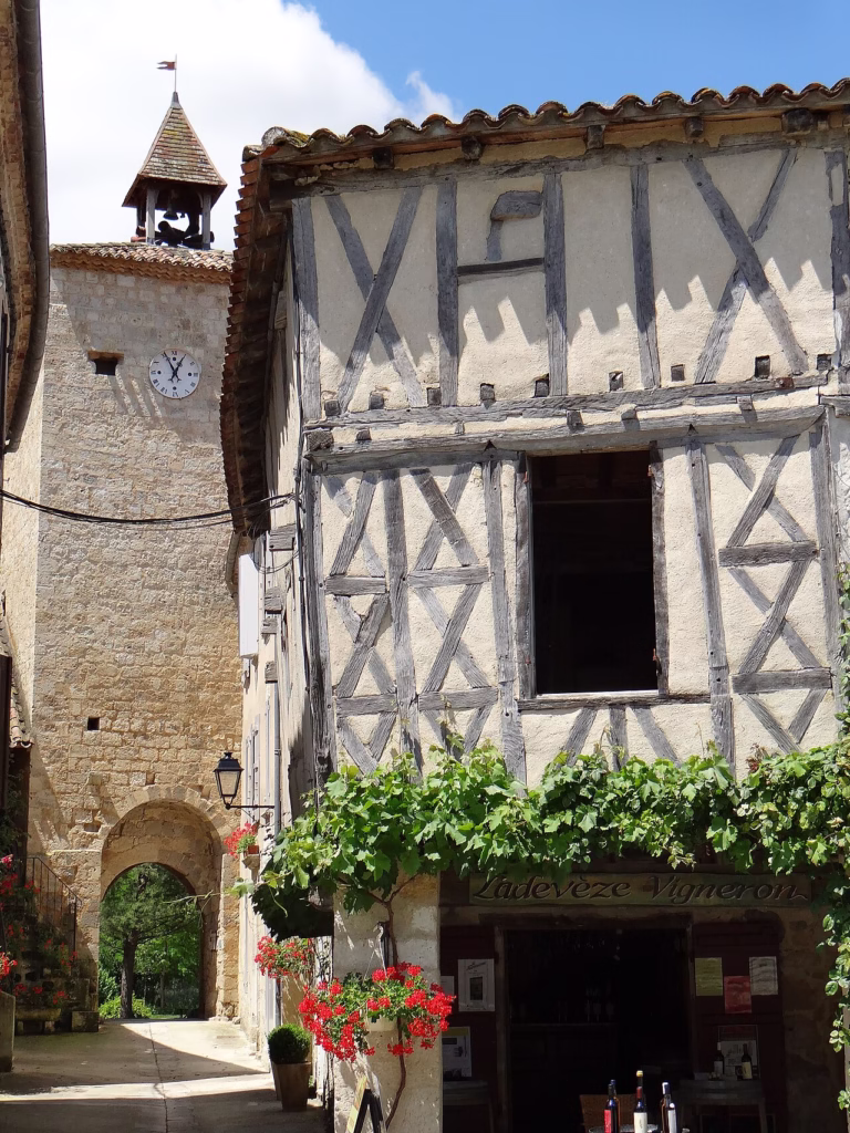 La tour de l’Horloge et la porte de ville de Fourcès