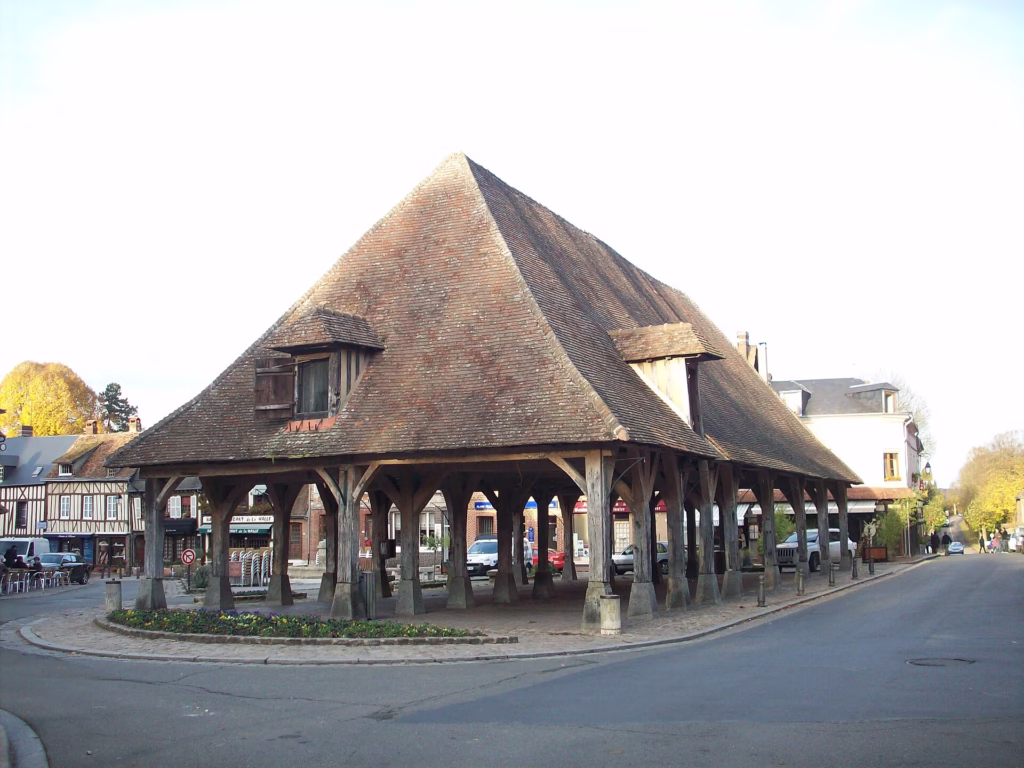 Les halles du XVIIe siècle de Lyons-la-Forêt