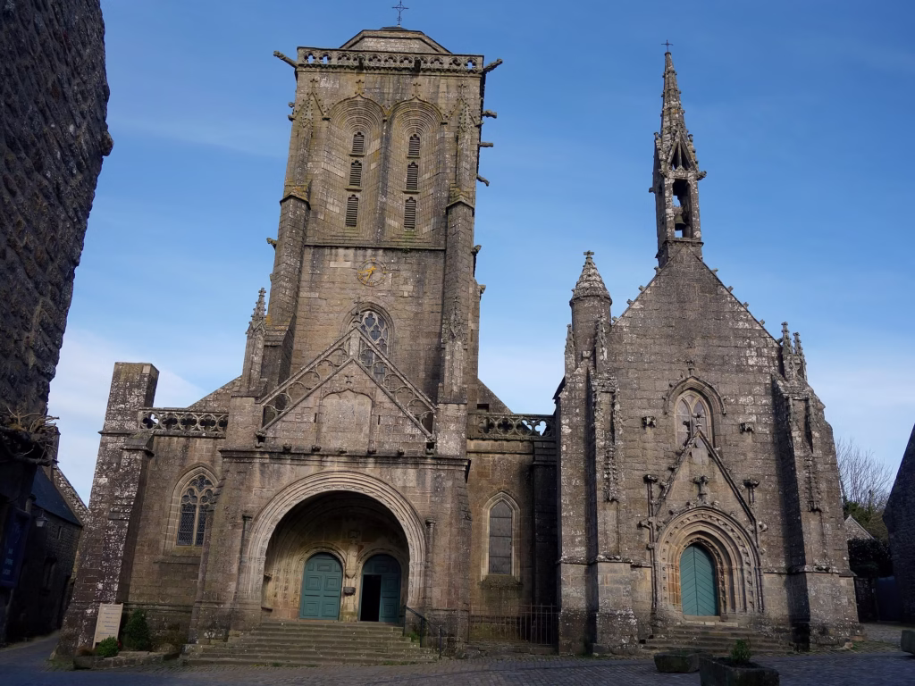 L’église Saint-Ronan et la chapelle du Pénity