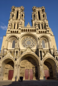 La cathédrale de Laon et ses bœufs de pierre
