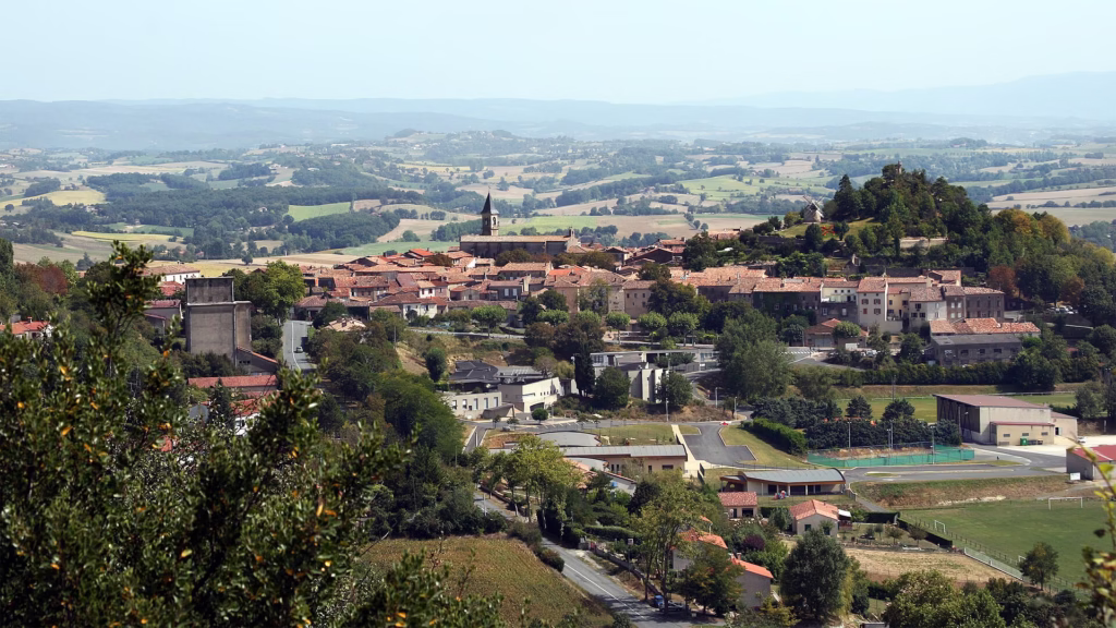 Vue du village médiéval de Lautrec, dans le Tarn