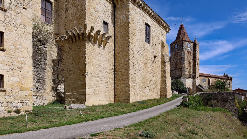 Le village de Lavardens et sa campagne gasconne