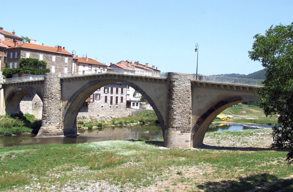 Le pont médiéval sur l’Allier à Lavoûte-Chilhac