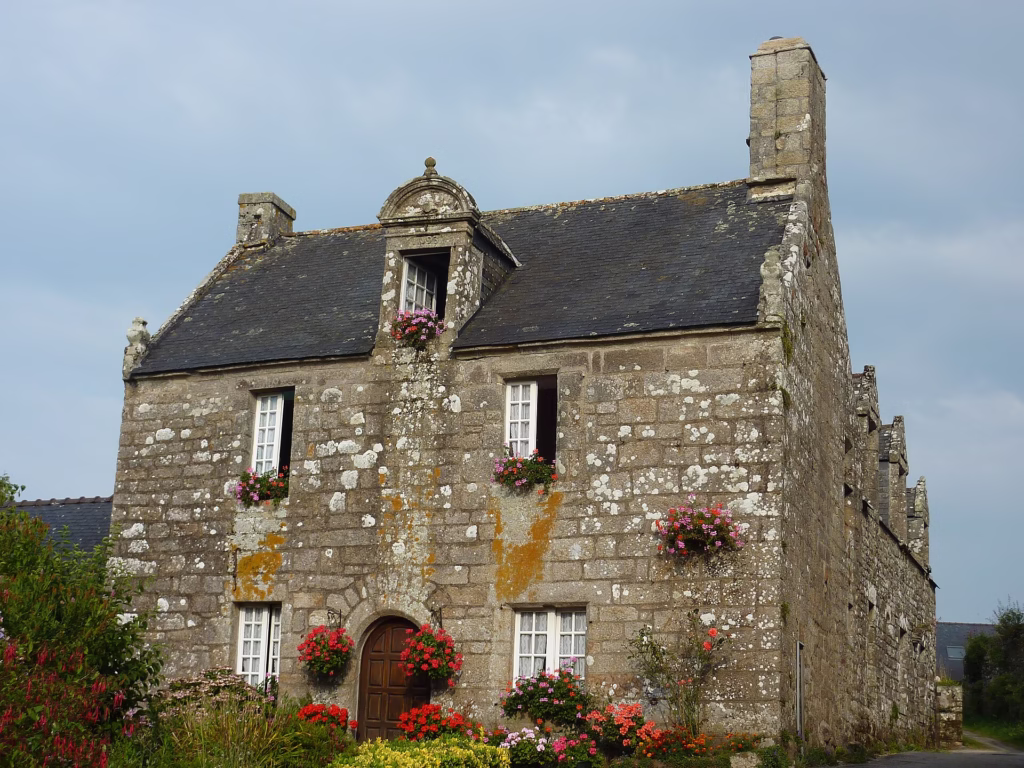 Maison ancienne en granit à Locronan