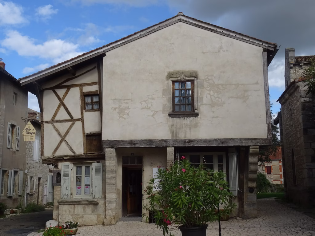 Maison à colombages à Charroux