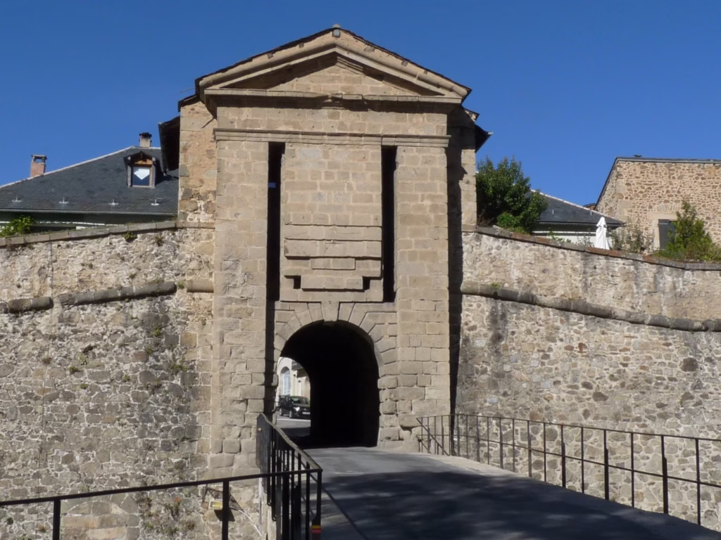 La porte d’entrée de la place forte de Mont-Louis