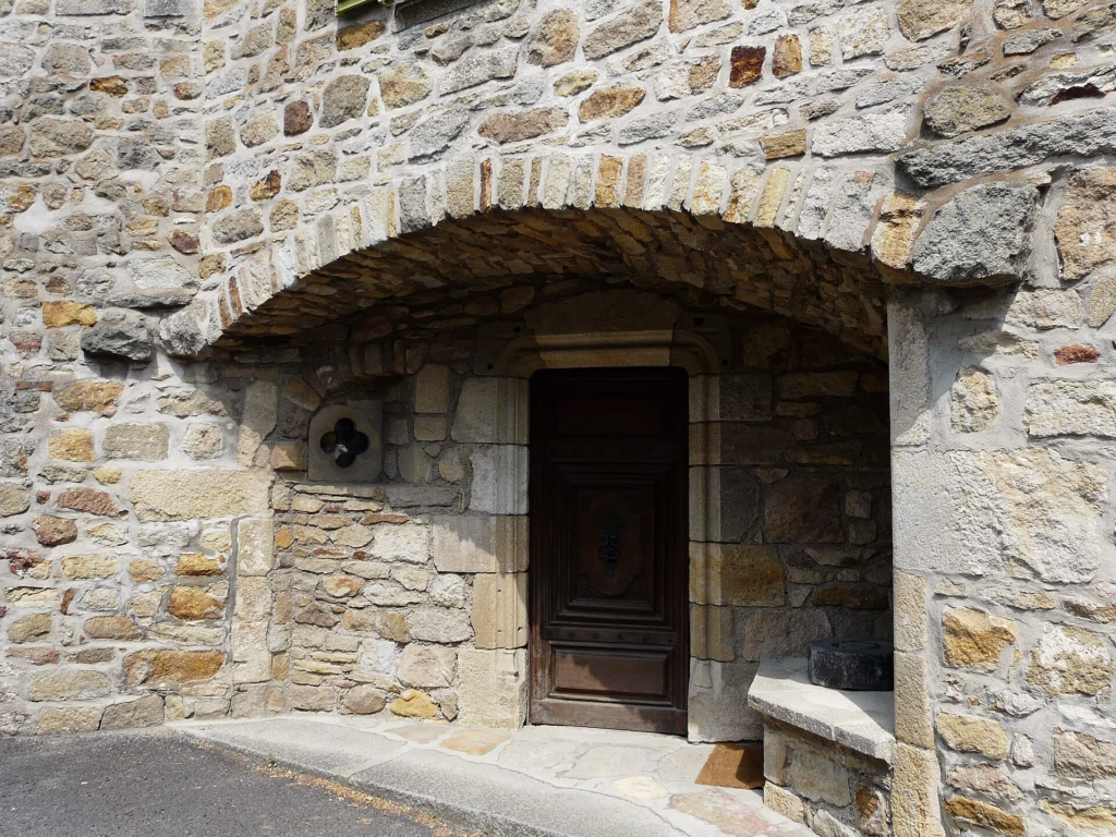 Porche en arkose à Montpeyroux