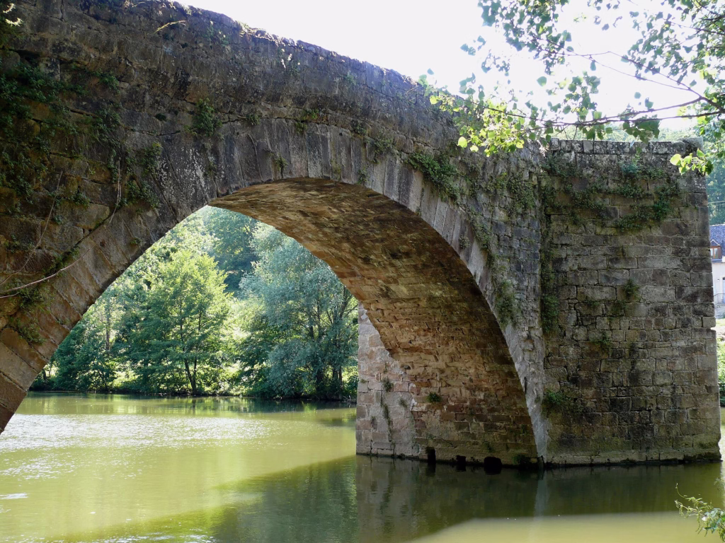 Le pont Saint-Blaise sur l’Aveyron à Najac