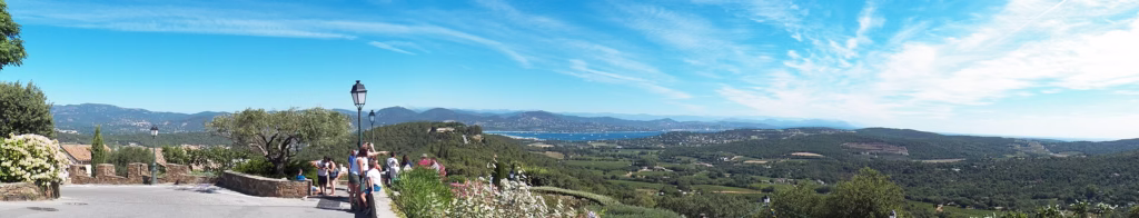Panorama sur le golfe de Saint-Tropez depuis Gassin