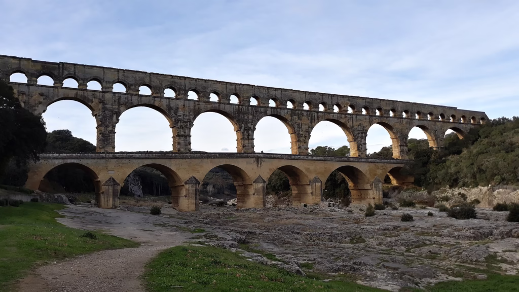 Le pont du Gard à l’aube