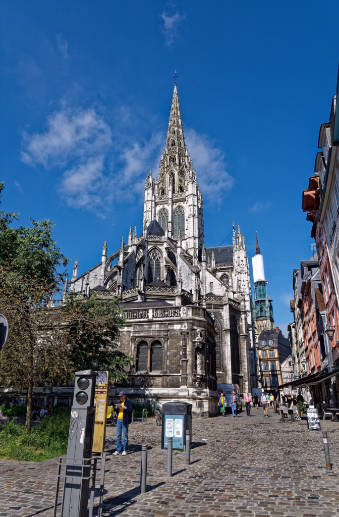 La tour-lanterne et la flèche de la cathédrale de Rouen