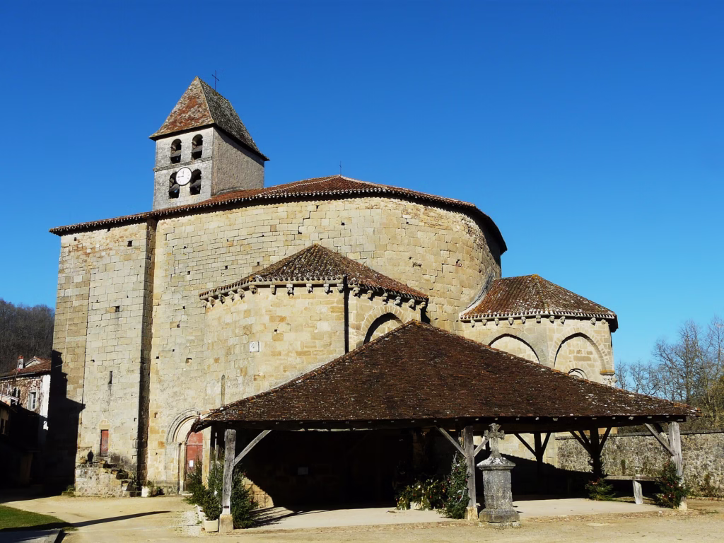 L’église Saint-Jean-Baptiste et sa halle