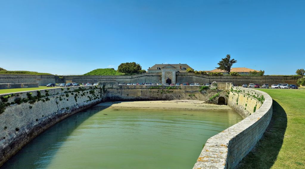 Le port retranché de la citadelle de Saint-Martin-de-Ré