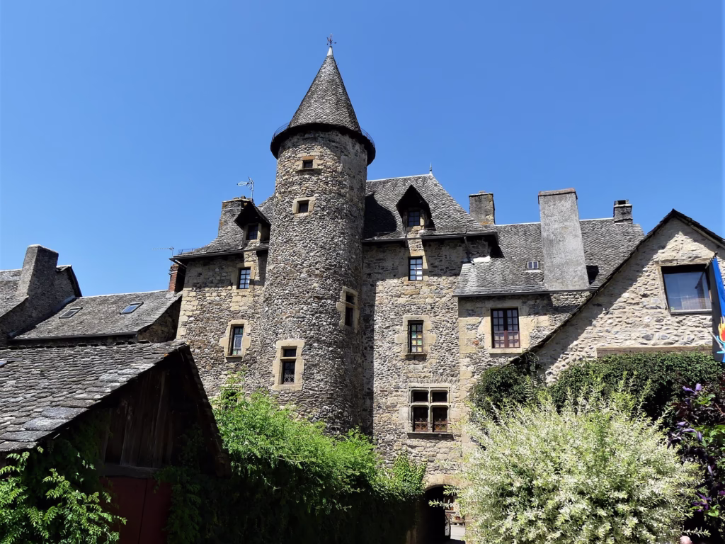 Le château du XVe siècle de Sainte-Eulalie-d’Olt