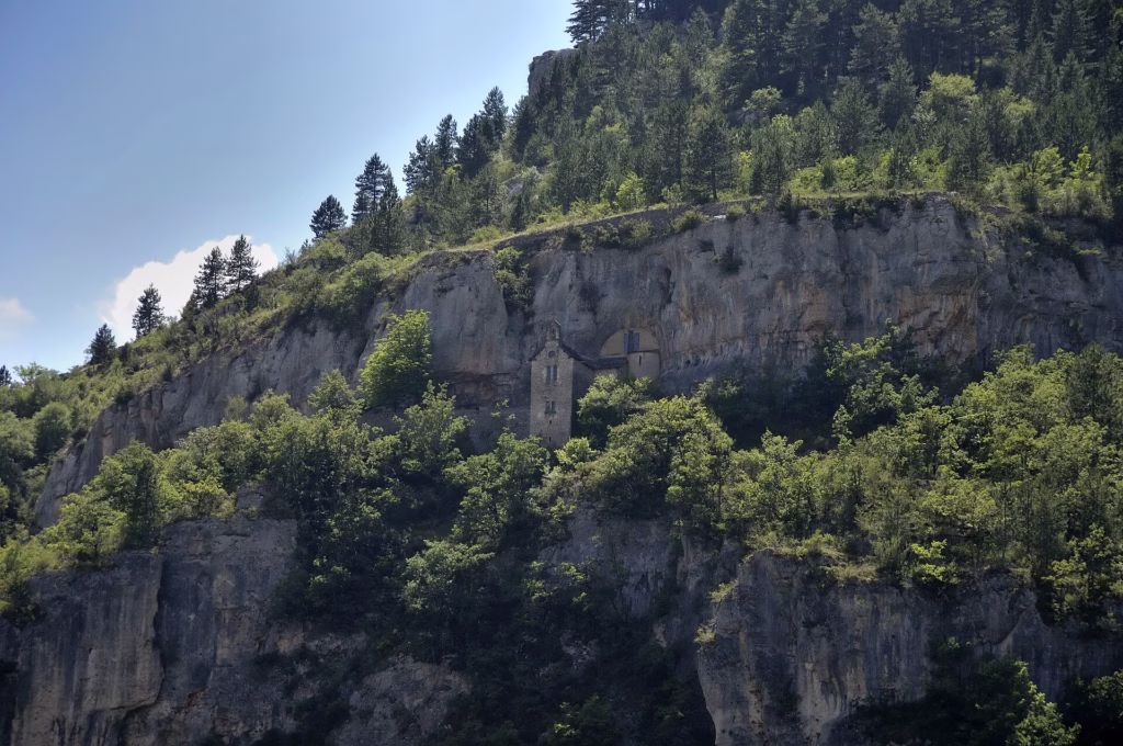 L’ermitage de Sainte-Énimie aménagé dans la roche