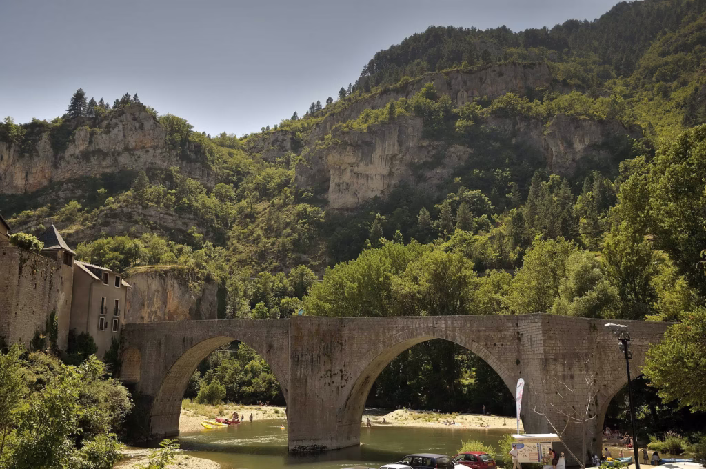 Le pont de Sainte-Énimie sur le Tarn