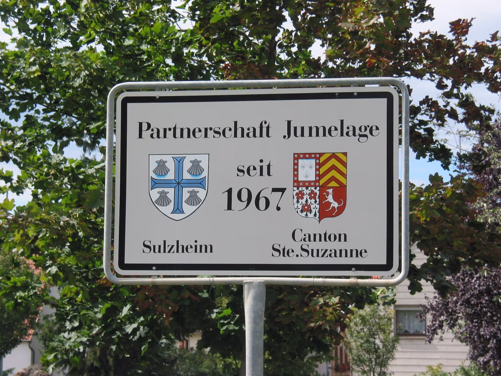 Vue générale de la cité de Sainte-Suzanne