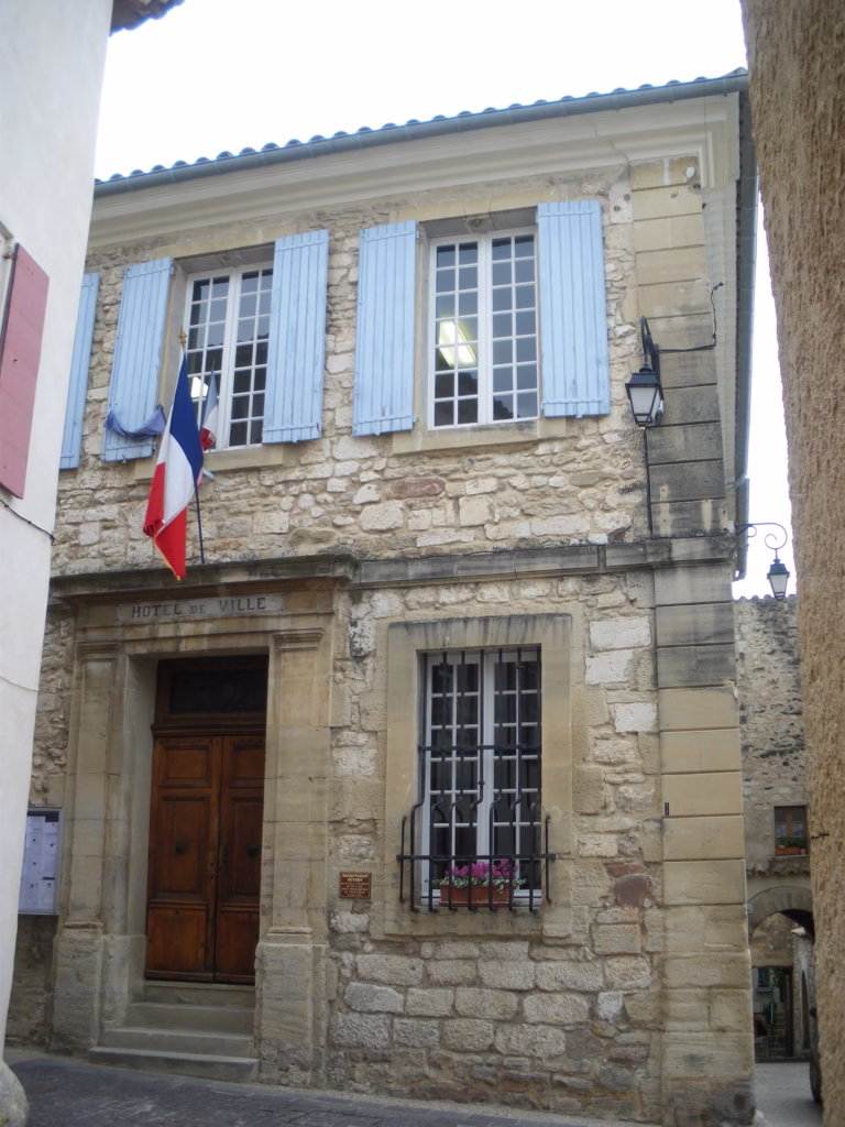 L'hôtel de ville de Venasque
