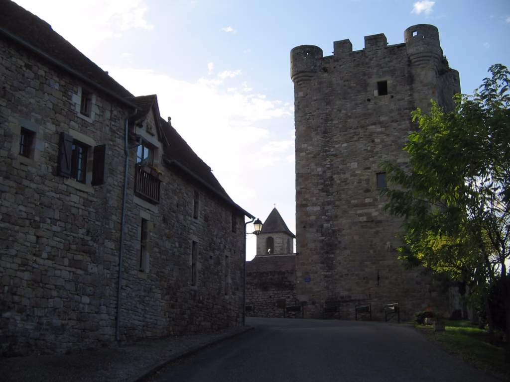 Capdenac-le-Haut, village perché au-dessus d’un méandre du Lot