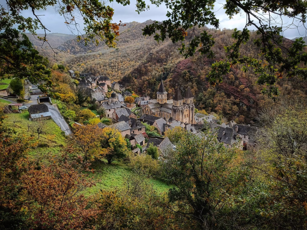 Le village de Conques et son abbatiale Sainte-Foy (Aveyron)