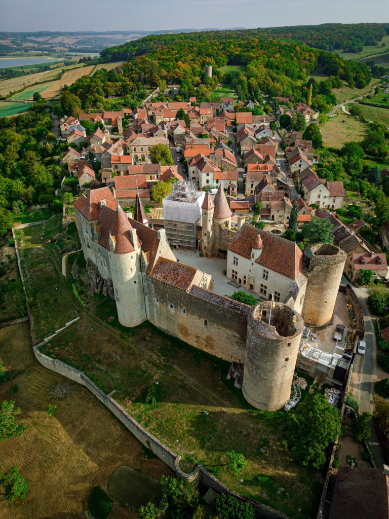 Vue aérienne de Châteauneuf-en-Auxois