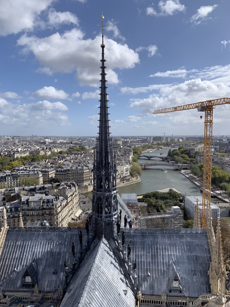 La flèche de Notre-Dame vue depuis la tour sud