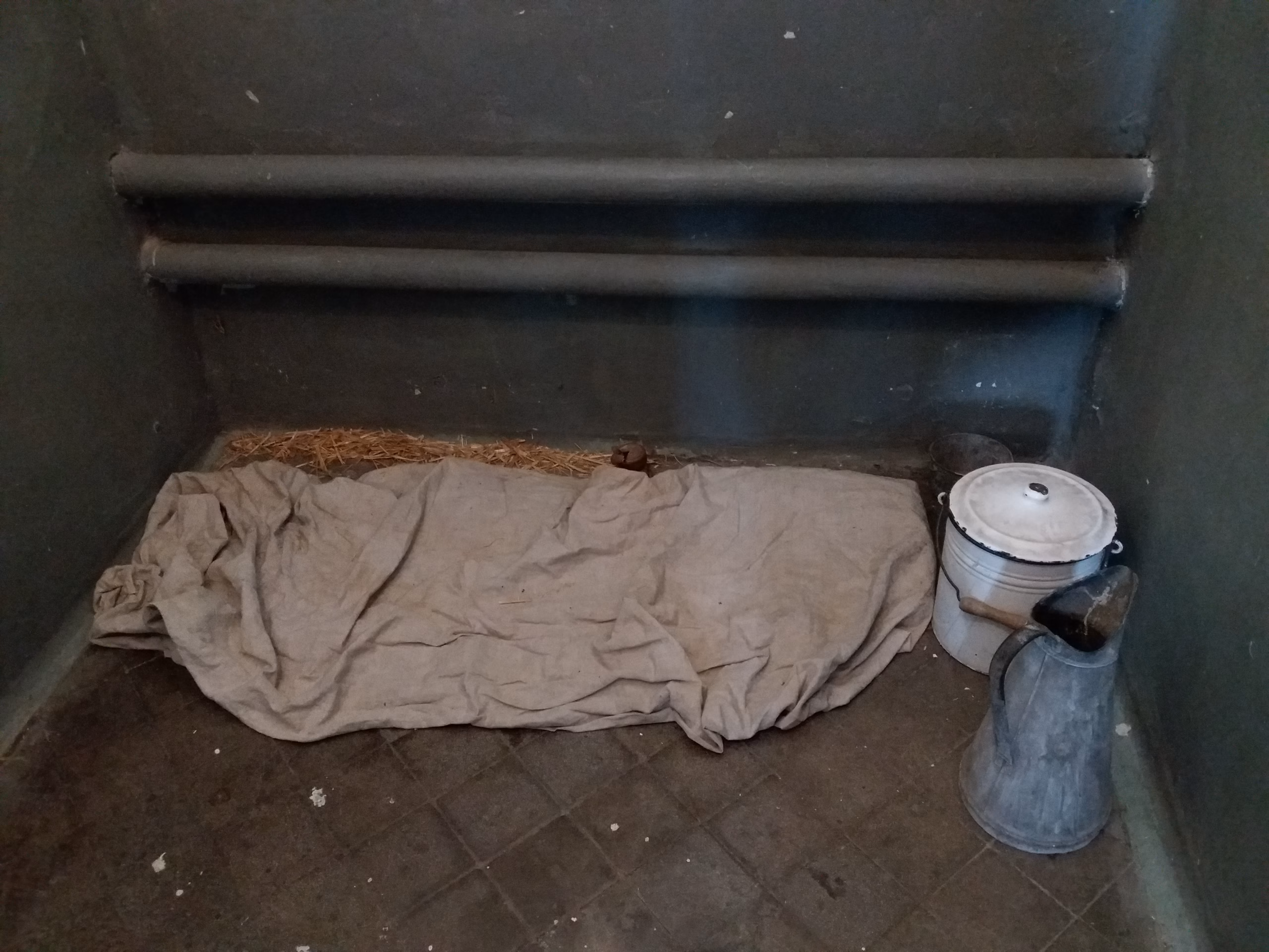 Une cellule aménagée à la prison Montluc