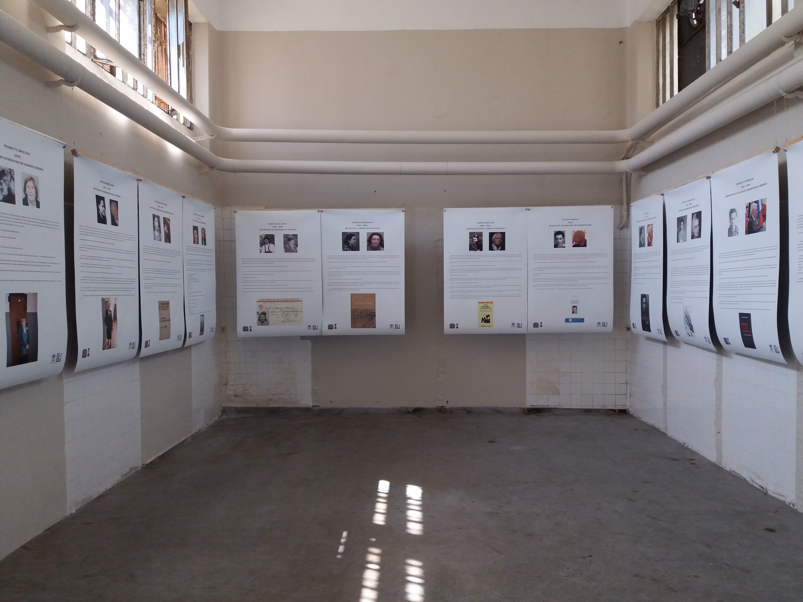 Portraits de déportés exposés à la prison Montluc