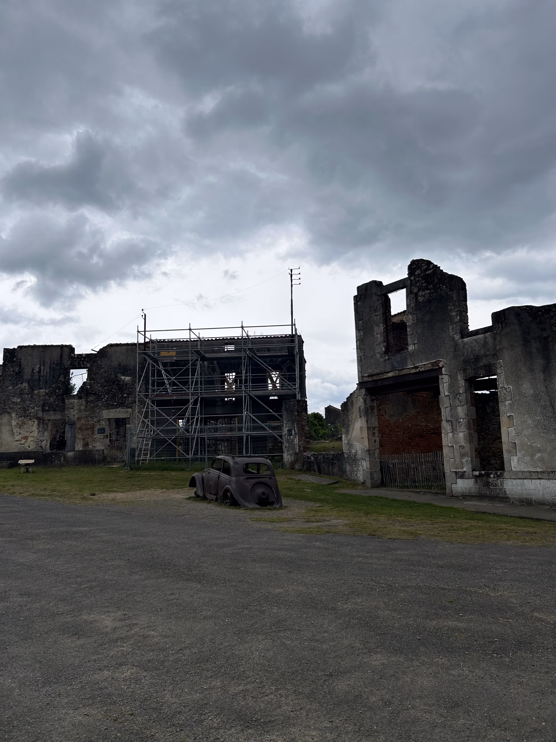 La place du Champ-de-Foire, à Oradour-sur-Glane